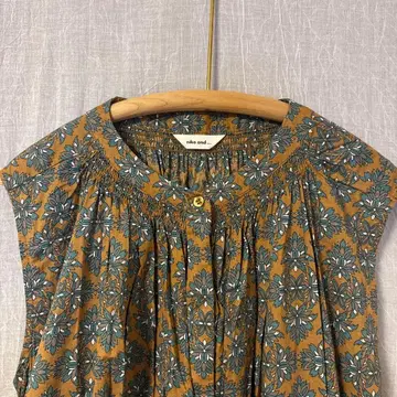 [니코앤드] 보타니컬 슬리브리스 원피스 롱 플라워 프린트