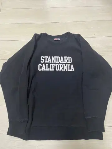 스탠다드 캘리포니아 GO OUT 별주 맨투맨 사이즈 M