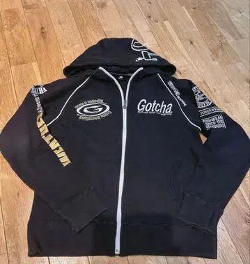 [ Gotcha ] 풀 집업 후드티 블랙 골드 갓차 후드 부착 골드