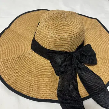 베이지 밀짚모자 블랙 리본