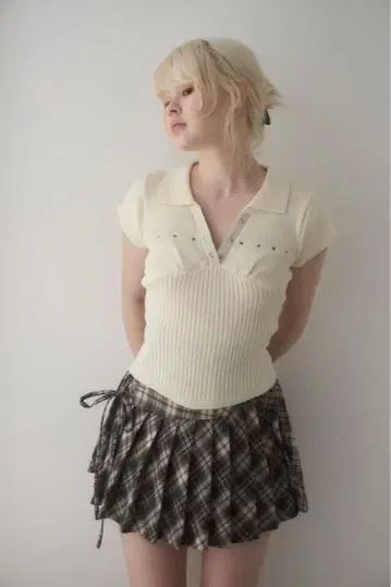 andmary Lindsay logo tops ivory