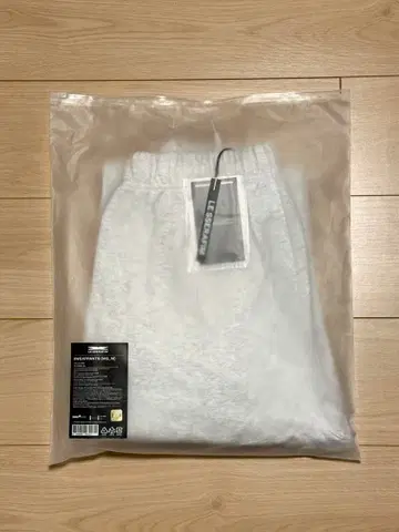 스웨트 팬츠 멜란지 그레이 LE SSERAFIM 채원