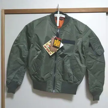 AVIREX MA-1 플라이트 자켓