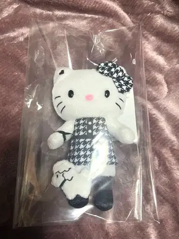 헬로키티전 하운드투스 체크 패턴 키링