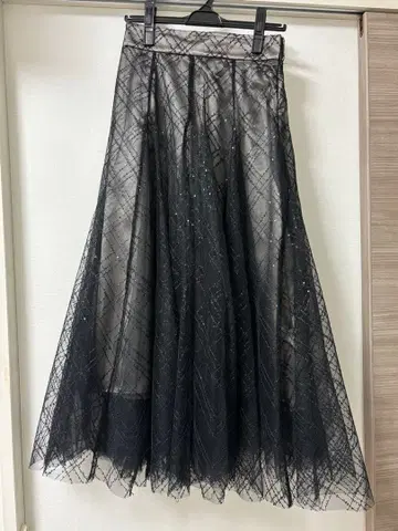 dazzlin 스팽글 튤 체크 스커트 블랙