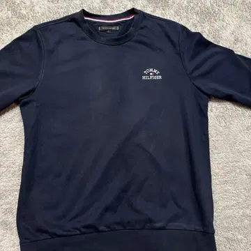 TOMMY HILFIGER 네이비 크루넥 맨투맨