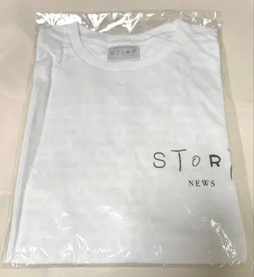 NEWSSTORY 화이트 T셔츠