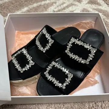 트루 바이 마리코 오이카와 비쥬 샌들 통굽