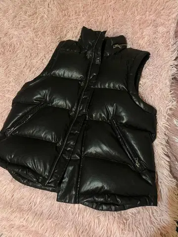 폴스미스 다운 베스트 L 사이즈 새상품급