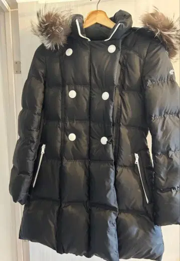 러브리스 블랙 다운 코트