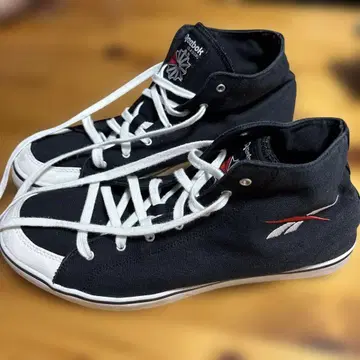 Reebok 블랙 하이컷 스니커즈 28.5cm