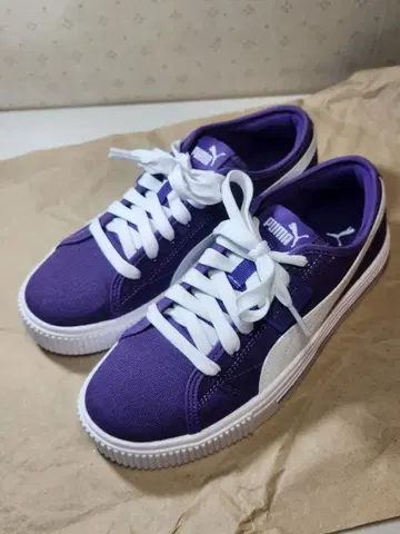 PUMA 퍼플 스니커즈 23cm