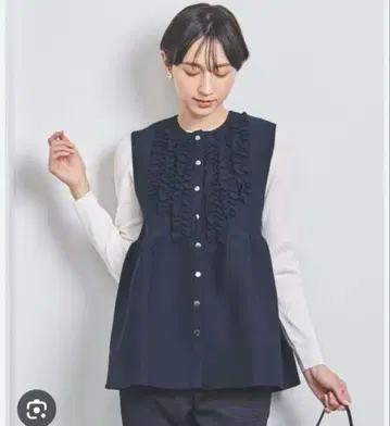 [ 새상품급 ] 유나이티드 애로우즈 미니 프릴 니트 베스트 네이비