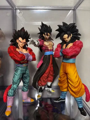 슈퍼 사이어인 4 오공, 베지터, 베지트 피규어