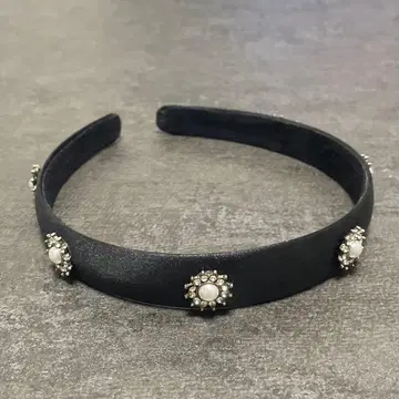 펄 비쥬 장식 블랙 머리띠