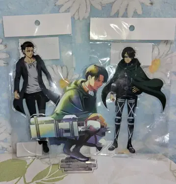 진격의 거인 아크릴 스탠드 리바이&엘렌&한지