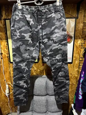 H&M 카모플라쥬 조거 팬츠 S(일본 M) 새상품급 맨투맨
