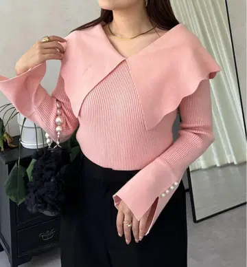 신상 프로즈베일 스캘럽 칼라 니트탑