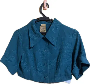 Tnewties [기린에게 빵을 먹여줘] 클래시컬 패턴 블라우스