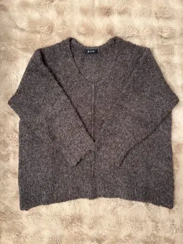 나노 유니버스 V넥 스웨터