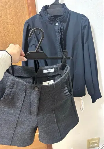 11/11 (화)까지 [아메노치하레] 블라우스 & 숏팬츠 세트 판매