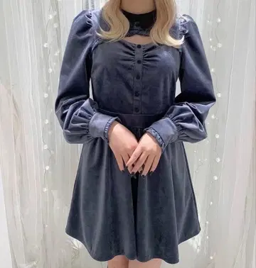 버블 벨로아 오픈 넥 원피스