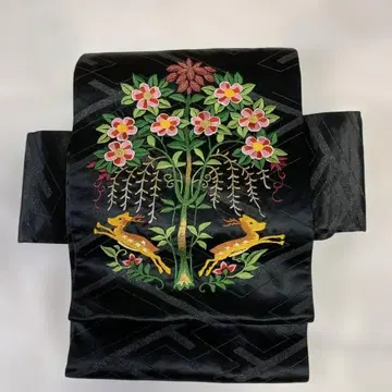 나고야 오비 블랙 베이스에 꽃과 사슴 자수