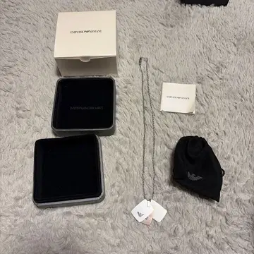 엠포리오 아르마니 목걸이