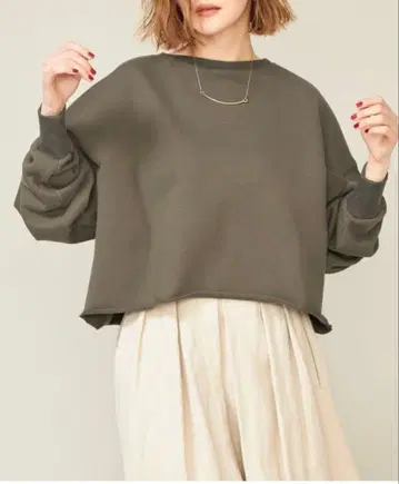 conte <네이비> 크롭 풀오버 스웨트 새상품 택 포함