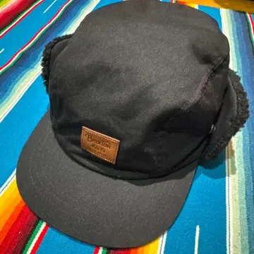 브릭스톤 블랙 플라이트 캡 귀마개