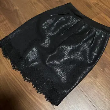 라메 믹스 블랙 타이트 스커트 레이스 밑단