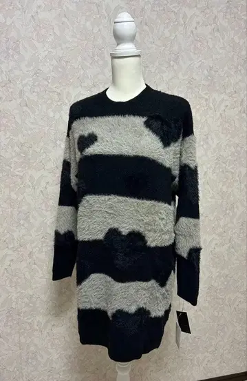 하트 무늬의 퍼 느낌 니트