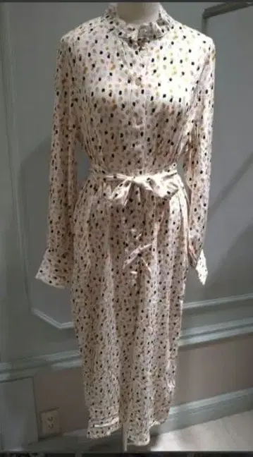 아모르 카프리스 도트 무늬 롱 원피스 새상품급