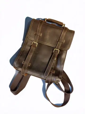 다크 브라운 가죽 백팩