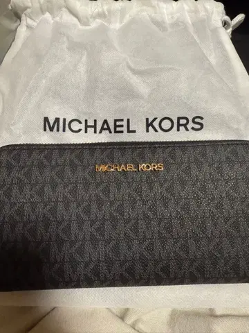 MICHAEL KORS JET SET TRAVEL 장지갑 블랙
