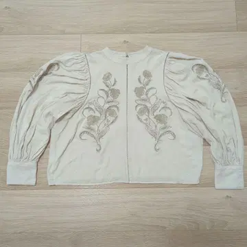 [ AmeriVintage ] EMBROIDERY PUFF BLOUSE