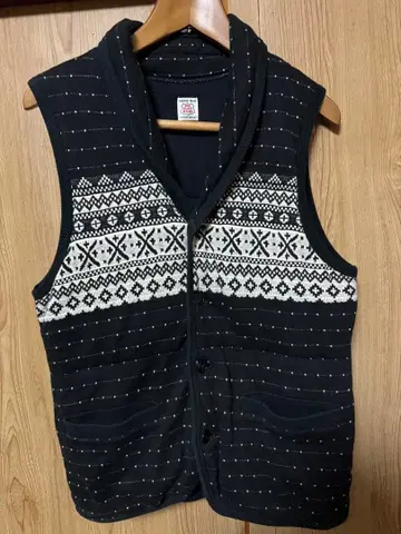 플랫 헤드 노르딕 무늬 베스트