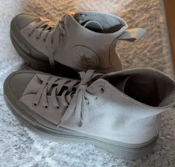 컨버스 그레이 하이컷 스니커즈