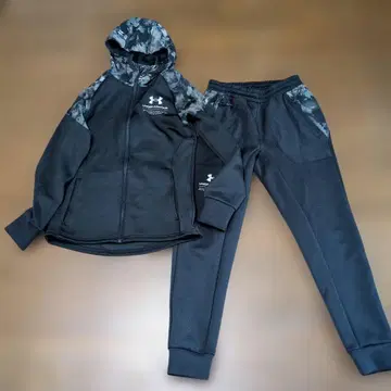 UNDER ARMOUR 카모 패턴 후드 부착 저지 셋업