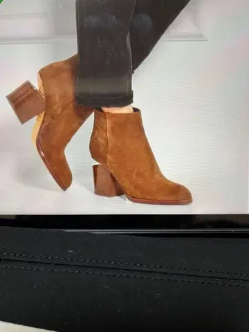 알렉산더 왕 스웨이드 앵클부츠 35.5 사이즈