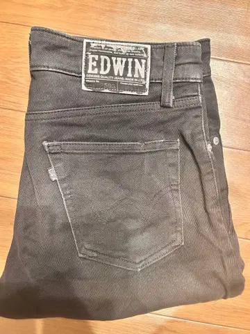 EDWIN 블랙 스트레이트 청바지 W30