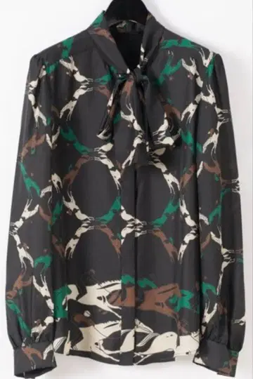 그레이스 콘티넨탈 호스 프린트 보타이 블라우스 블랙