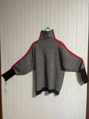 따뜻한 지그재그 패턴 하이넥 니트 긴팔