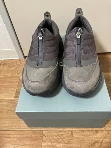 OAO FOUNTAIN 스니커즈 24cm 색상은 gray입니다.