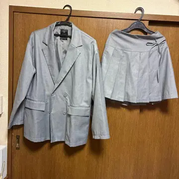 w closet 그레이 스커트 셋업