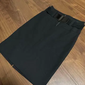 블랙 타이트 스커트 무릎 기장 벨트 포함