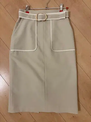 NATURAL BEAUTY BASIC 베이지 타이트 스커트 S