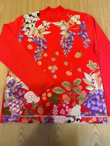 컨디션 최상 미사용에 가까운 레오나르 스포츠 스웨터 42