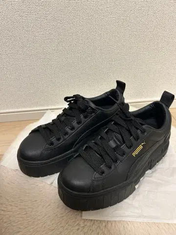 PUMA 블랙 플랫폼 스니커즈