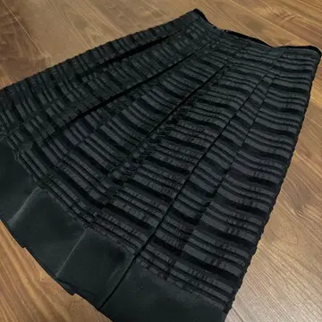 스트라이프 패턴 블랙 플레어 스커트 새상품급